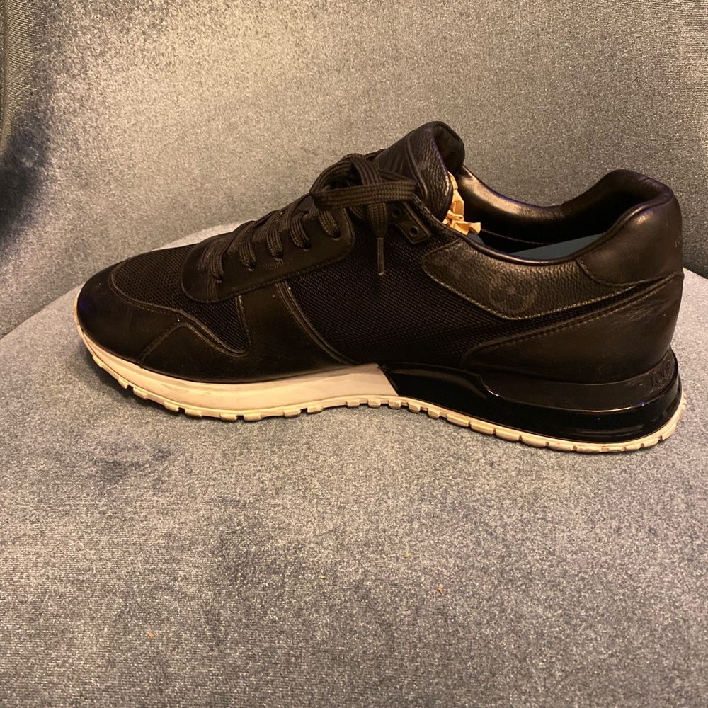 Louis Vuitton - Run Away Sneaker - No Holds - Picture 6 of 9